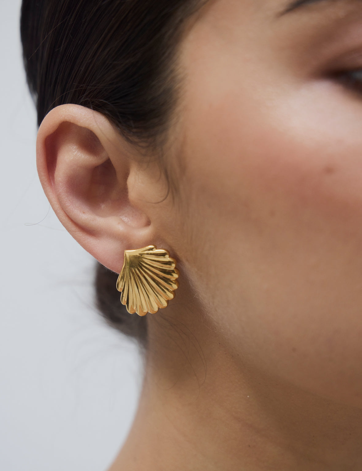 Clam Earring - Gold