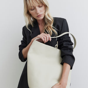 Everyday Bag XL - Milk Pebbled Leather